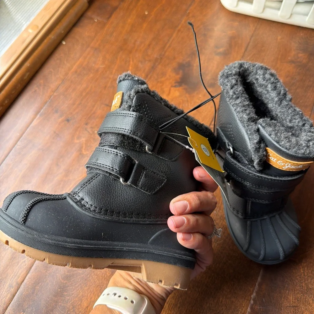 Cat & Jack Toddler Boys Black Winter Snow Boots Faux Fur Lined Size 7 NEW